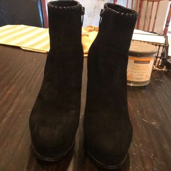 MARC FISHER Leather/Suede Boots! Size 6. - Picture 5 of 7